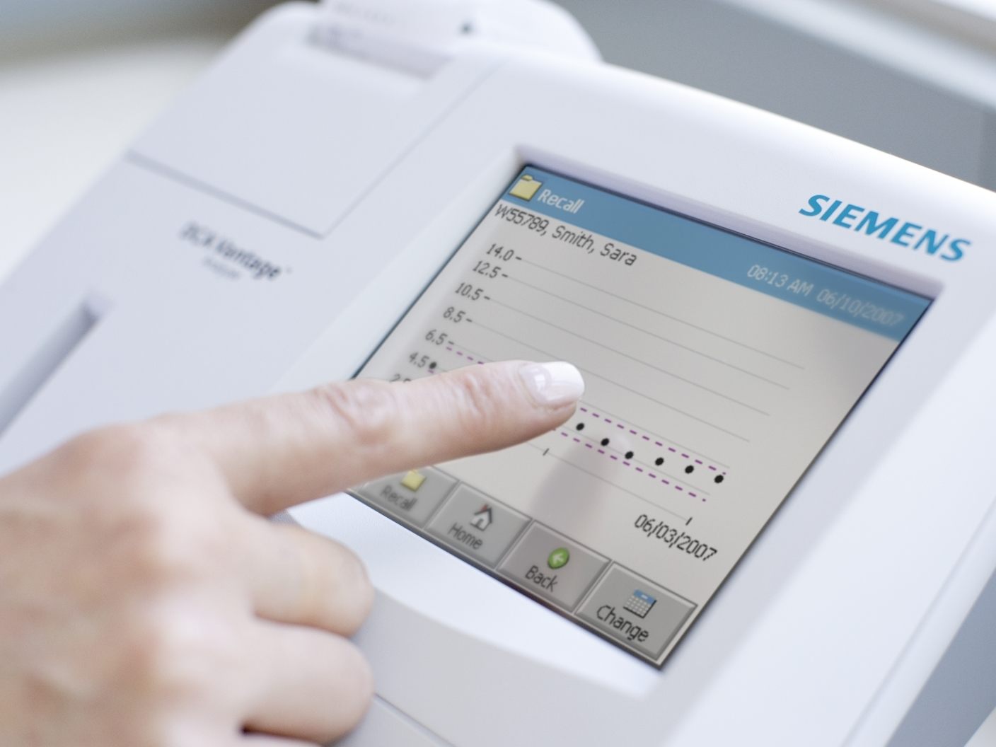 L'analyseur de suivi du diabète Siemens disponible en pédiatrie au CH de Blois